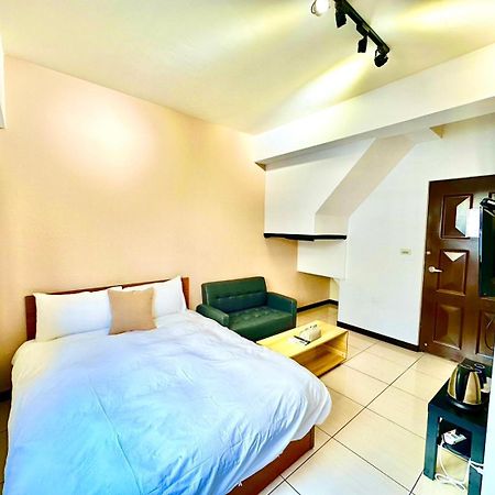 Appartamento 一中北極熊 Taichung Esterno foto